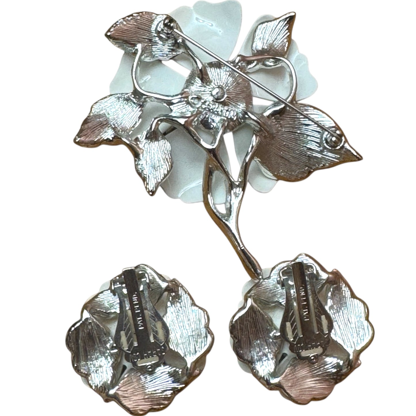 Vintage 1960s Sarah Coventry White Enamel 3D Flower Brooch & Clip-On Earrings Set – Signed
