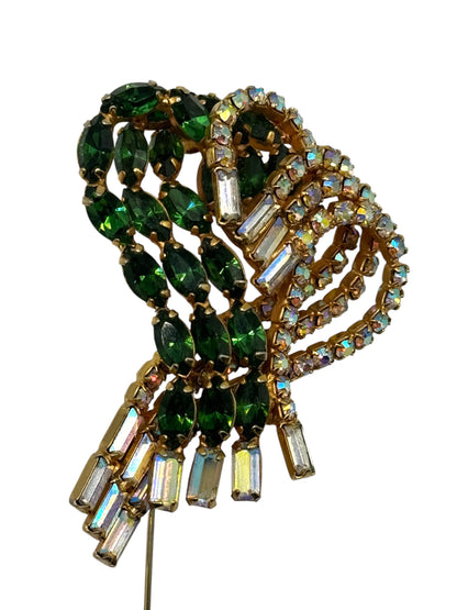 Mid-Century Emerald & Aurora Borealis Rhinestone Swirl Brooch – Unsigned Hobé Style