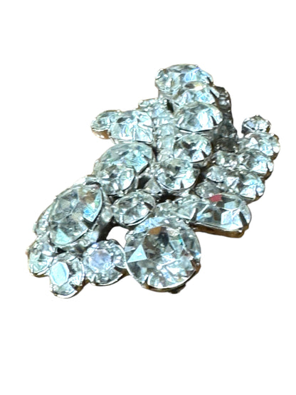 Dazzling mid-century Kramer signed rhinestone brooch – layered brilliance in silver tone, 1950s–1960s vintage jewelry