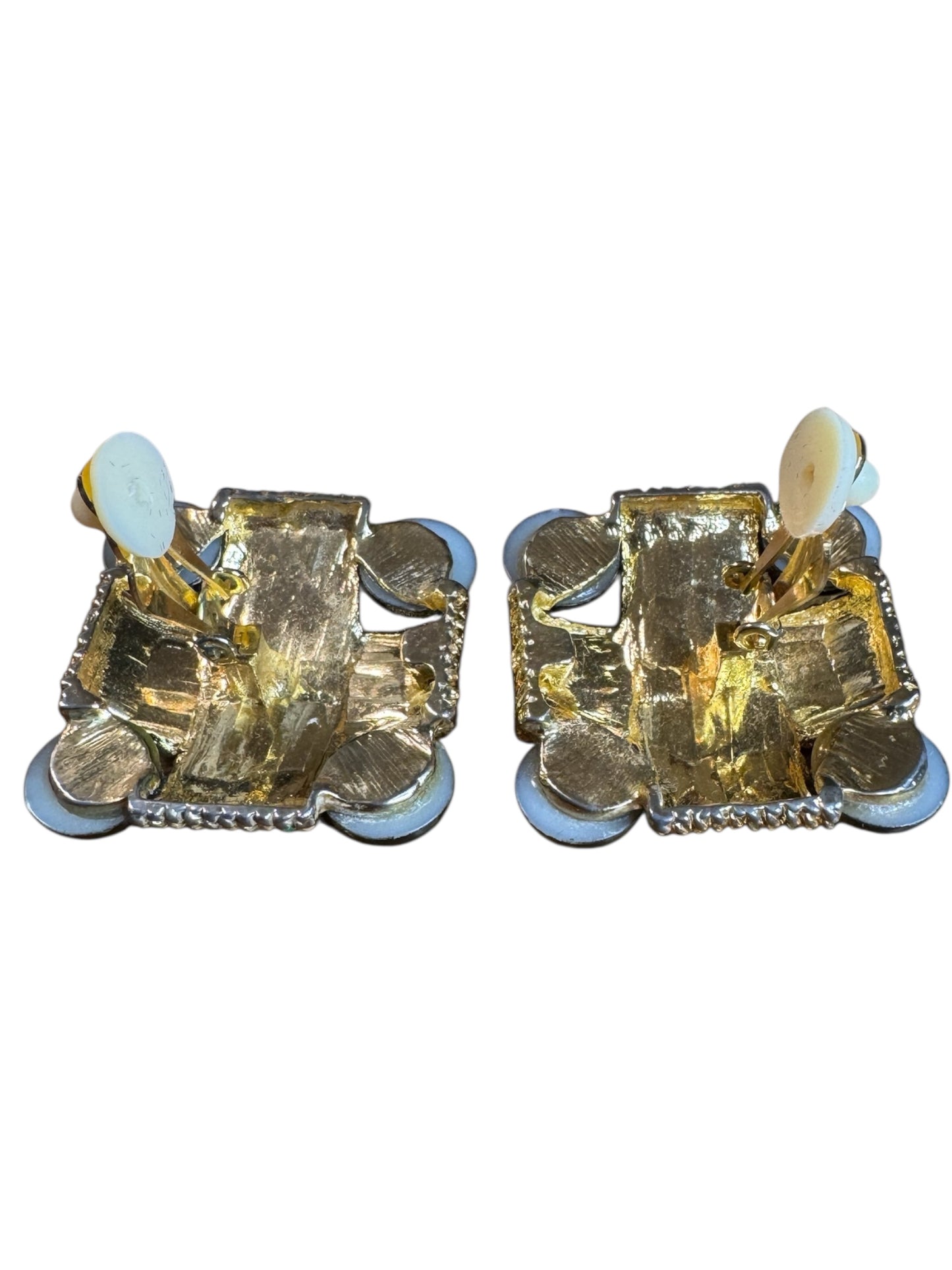 Vintage 1980s Gold Mesh & Black Lucite Clip-On Earrings – Chunky Square Statement Style
