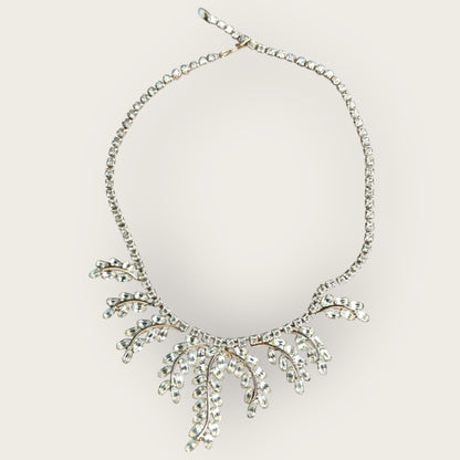 Elegant Vintage-Style Silvertone Rhinestone Leaf Spray Necklace – Adjustable Costume Jewelry