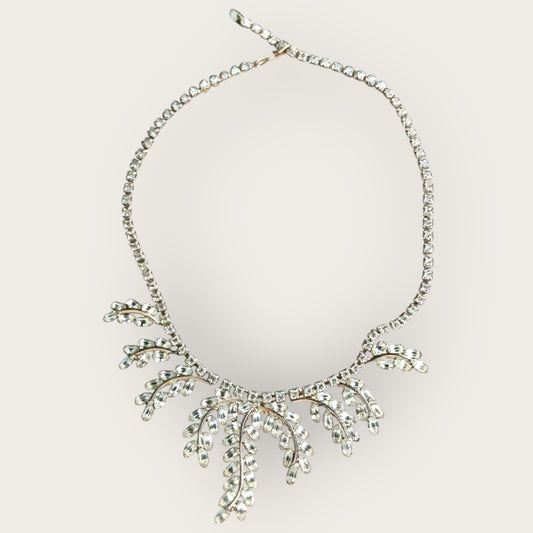 Elegant Vintage-Style Silvertone Rhinestone Leaf Spray Necklace – Adjustable Costume Jewelry