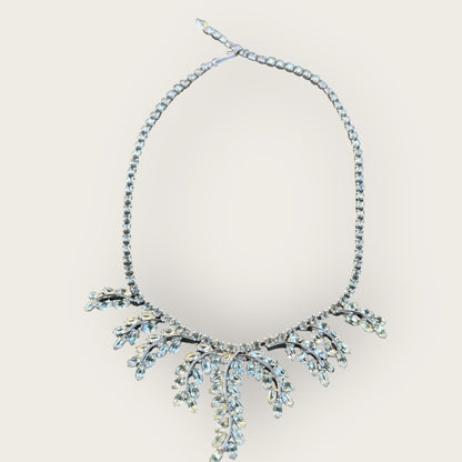 Elegant Vintage-Style Silvertone Rhinestone Leaf Spray Necklace – Adjustable Costume Jewelry