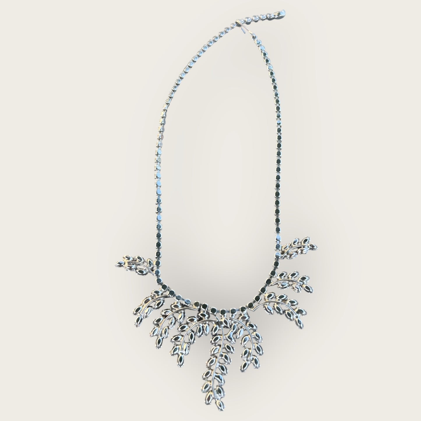 Elegant Vintage-Style Silvertone Rhinestone Leaf Spray Necklace – Adjustable Costume Jewelry