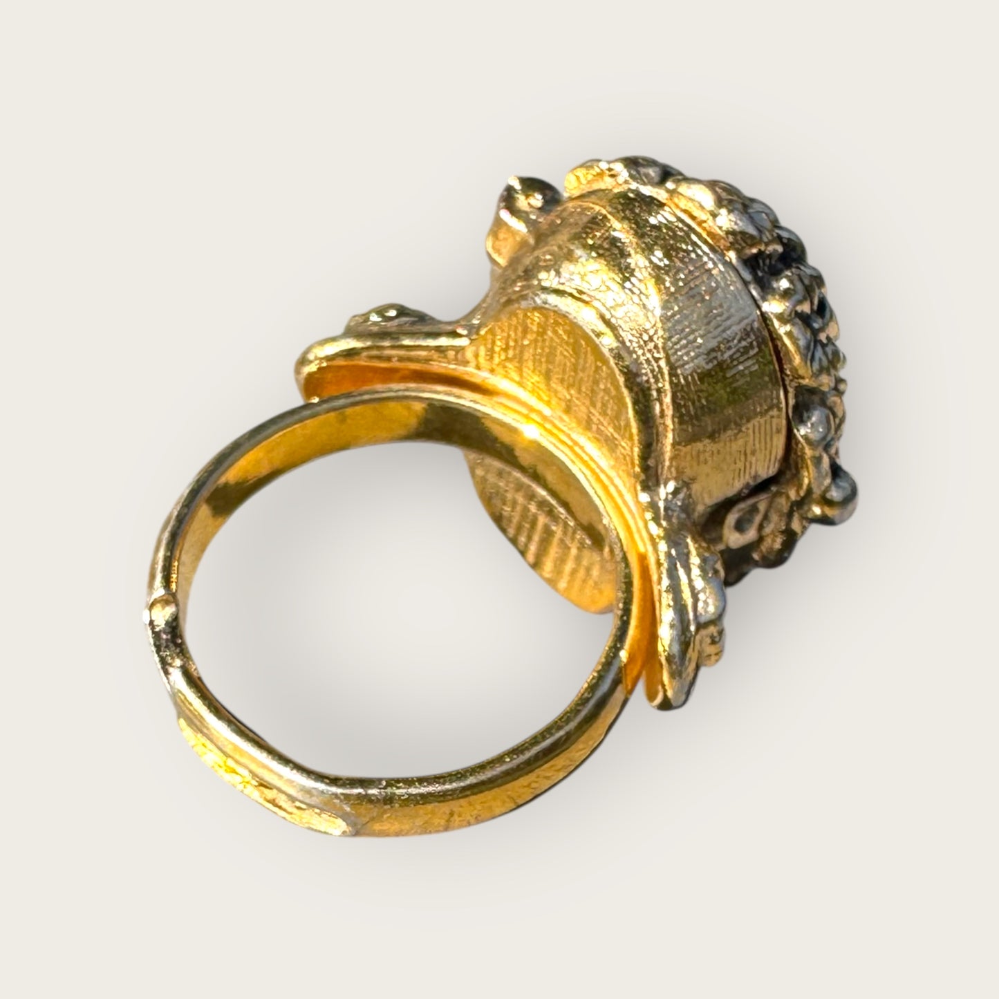 Vintage Sarah Coventry Adjustable Perfume Ring – Green Cabochon, Gold Tone Filigree, Secret Locket Design