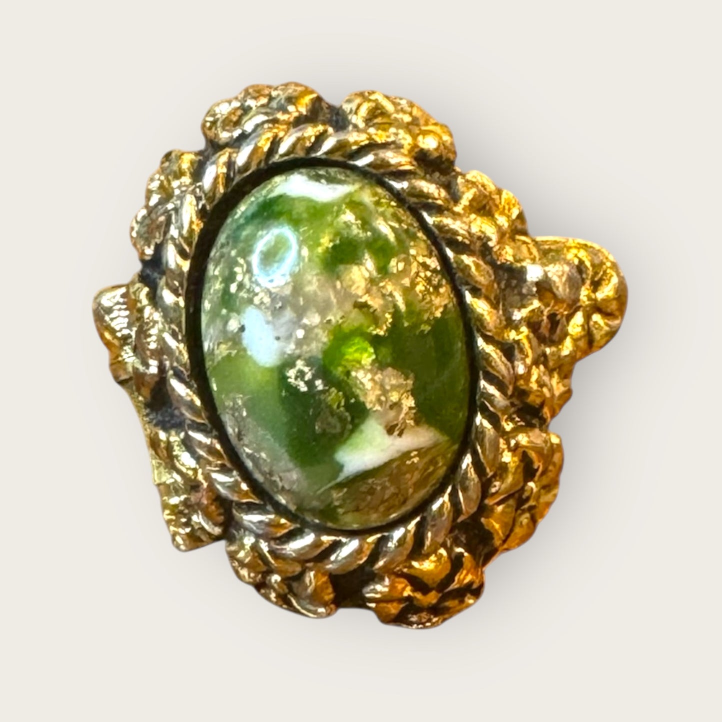 Vintage Sarah Coventry Adjustable Perfume Ring – Green Cabochon, Gold Tone Filigree, Secret Locket Design
