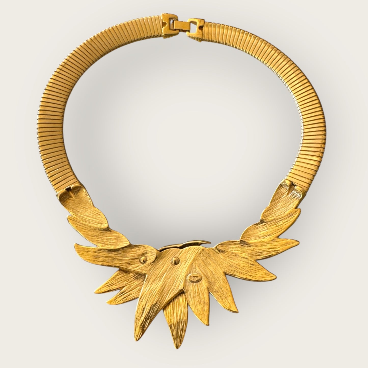 Vintage Trifari Omega Safari Cream Enamel and Gold-Tone Leaf Runway Collar Necklace – Signed Statement Jewelry