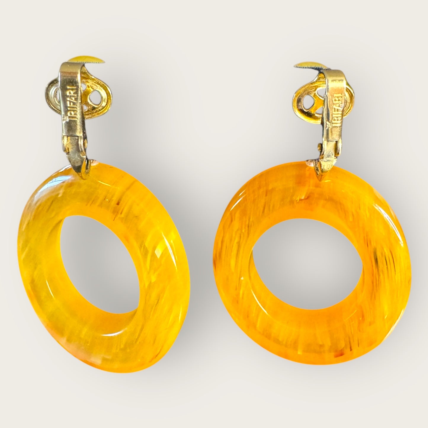 Vintage Crown Trifari Butterscotch Lucite Doorknocker Earrings – 1950s–1960s Statement Dangles
