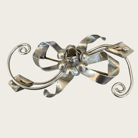 Vintage Sterling Silver Floral Bow Brooch – 8.60g, Handcrafted Ribbon and Scroll Design
