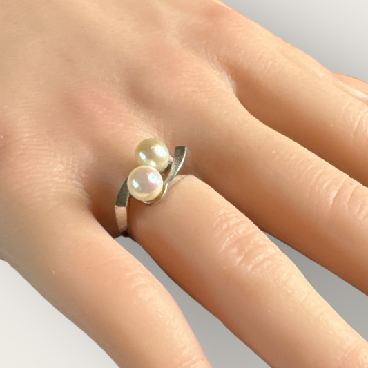 Vintage 1950s Silver Asymmetrical Ring with Cultured Pearls – Stamped Silver – Size 6.5