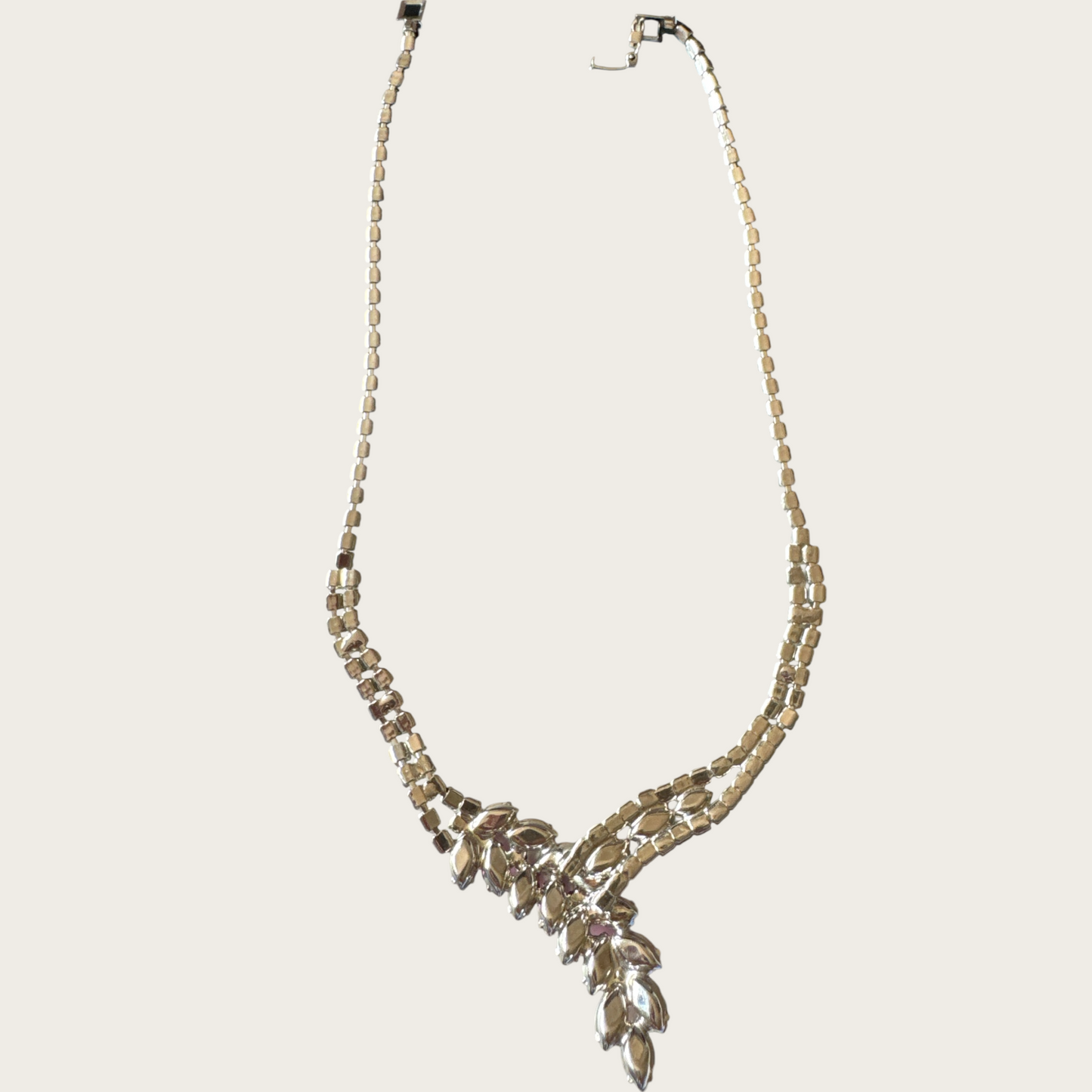 Vintage 1950s Fuchsia Navette Rhinestone Bib Necklace – Unsigned Mid-Century Statement Piece