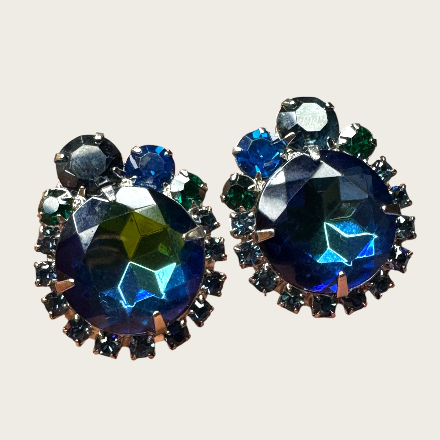Vintage Juliana D&E for Tara Heliotrope Earrings | Blue Green Rhinestone Clip-Ons | Silver Tone Round