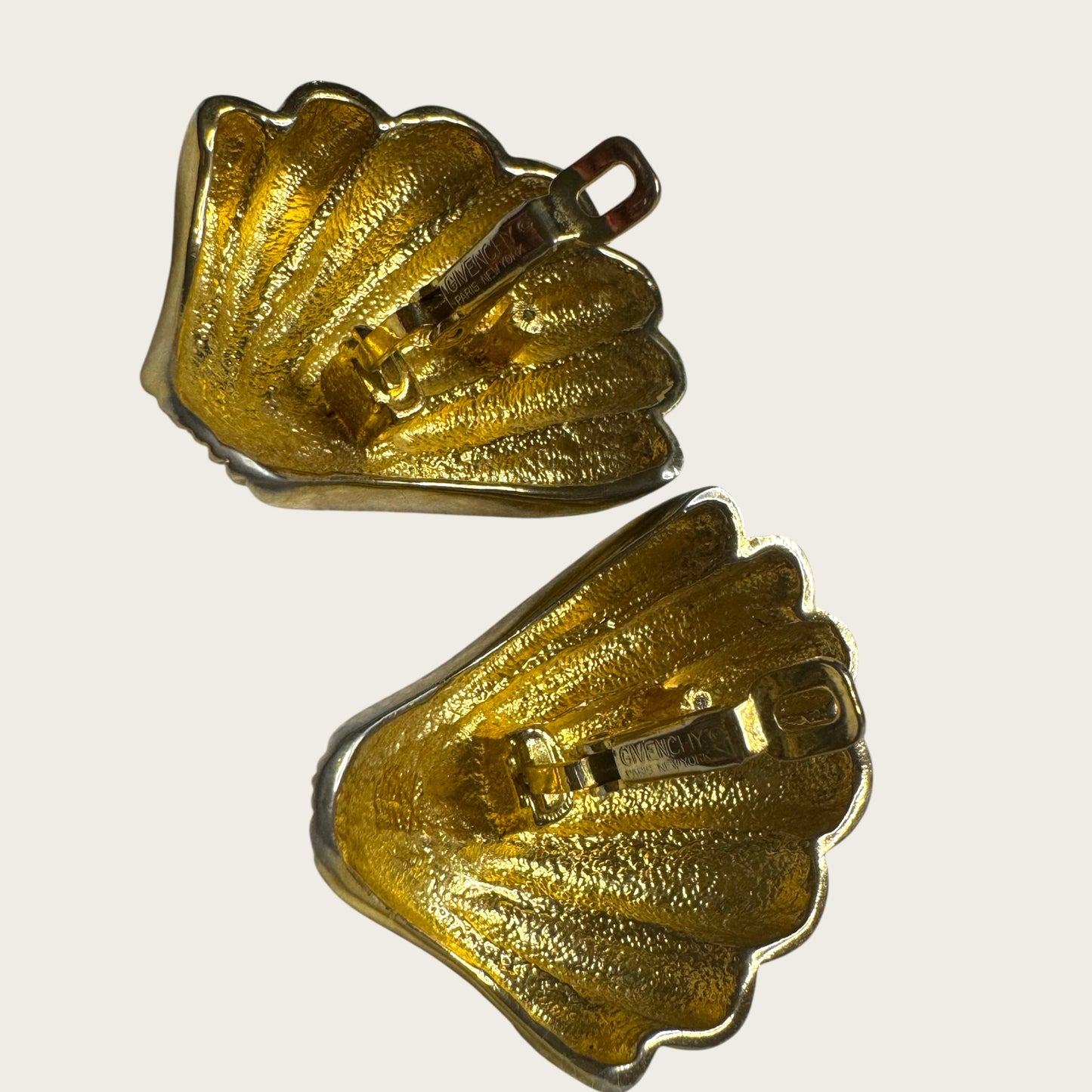 Vintage Givenchy Couture Paris New York Gold Fan Shell Clip-On Earrings – 1980s Signed Statement Jewelry