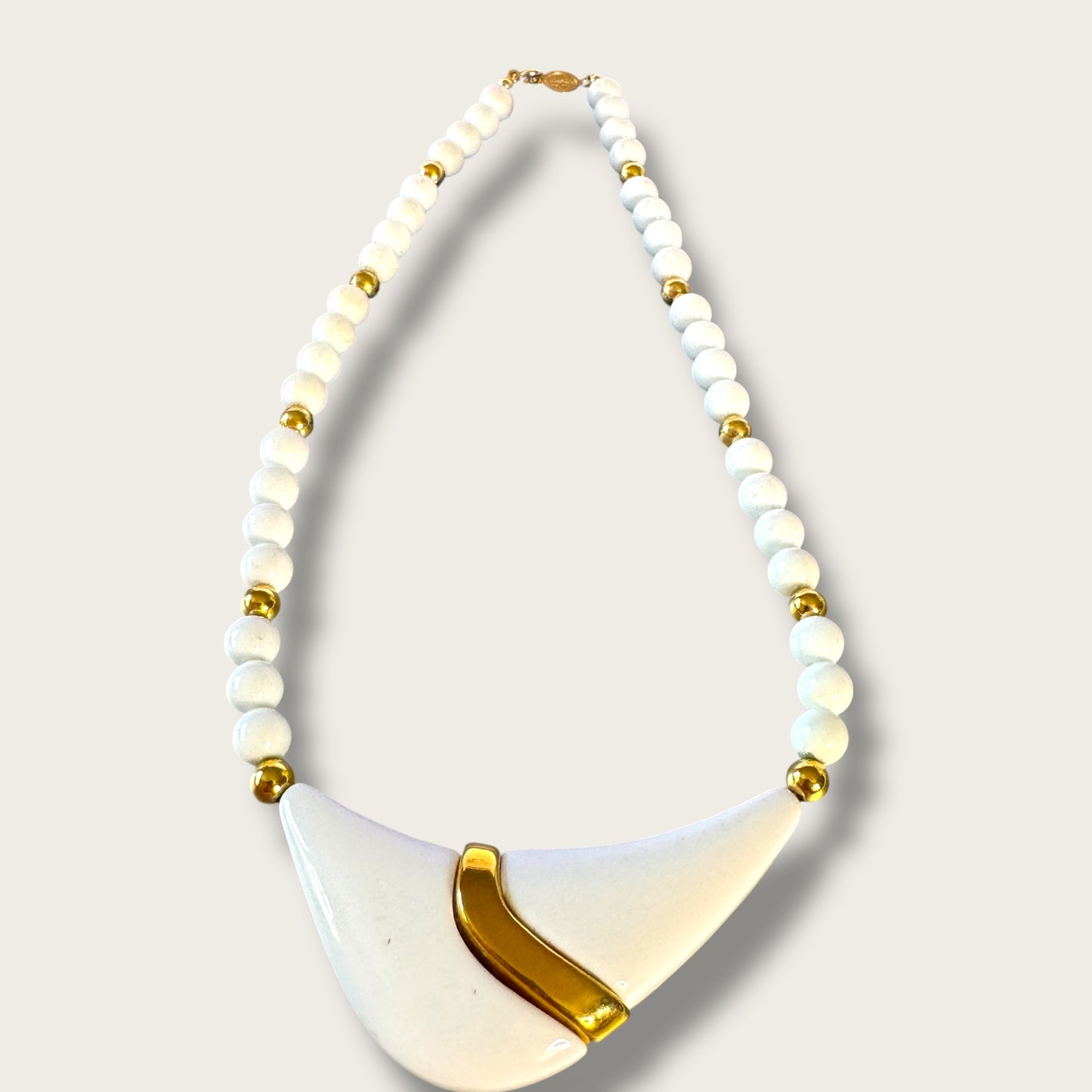 Vintage Napier White Lucite Statement Necklace with Gold-Tone Accents – 1980s Modernist Design
