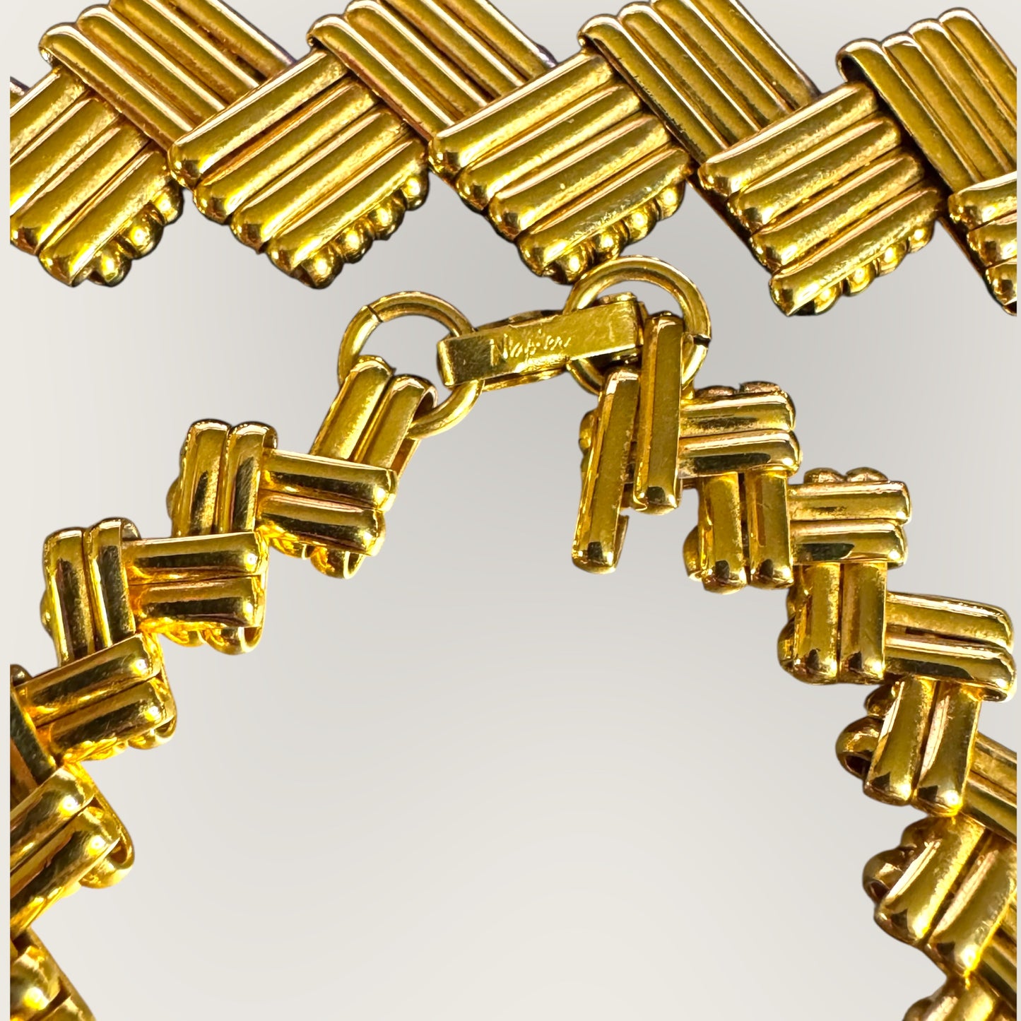 Vintage Napier Textured Gold-Tone Collar Necklace – Private Collection