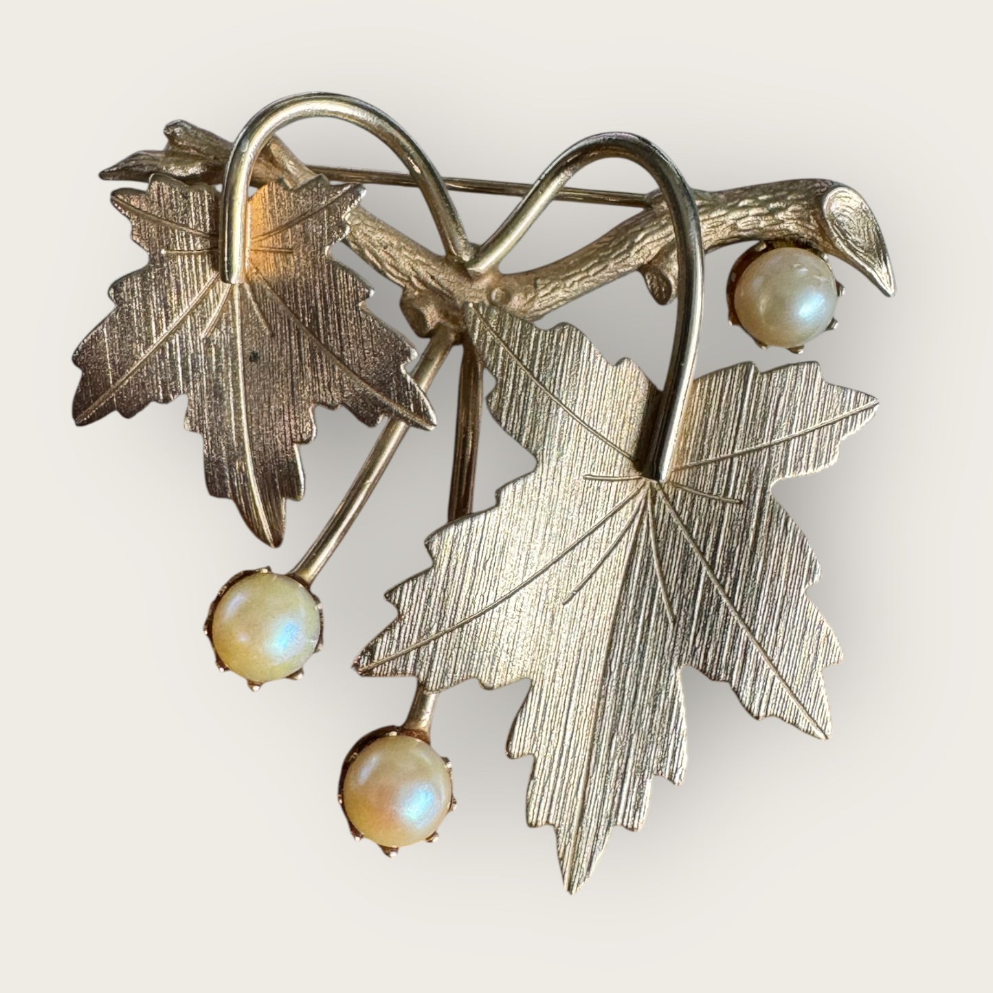 Vintage Sarah Coventry Grape Leaf Brooch with Cultured Pearls – Signed, 1960s Botanical Jewelry
