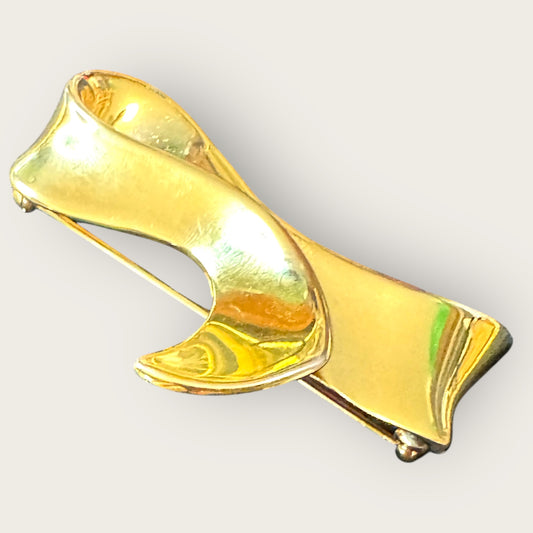 Vintage Anne Klein Sculptural Gold Ribbon Brooch – Signed AK, 1980s Modernist Statement Pin