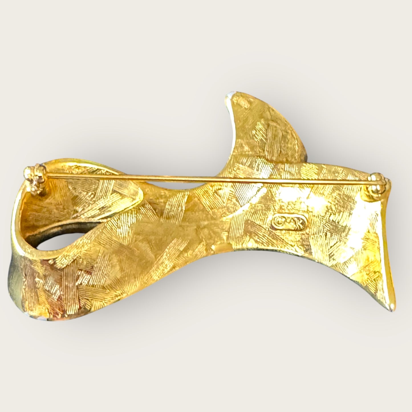 Vintage Anne Klein Sculptural Gold Ribbon Brooch – Signed AK, 1980s Modernist Statement Pin