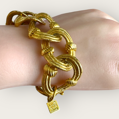 Vintage Anne Klein Textured Gold-Tone Link Bracelet with Toggle Clasp – Lion Head Tag
