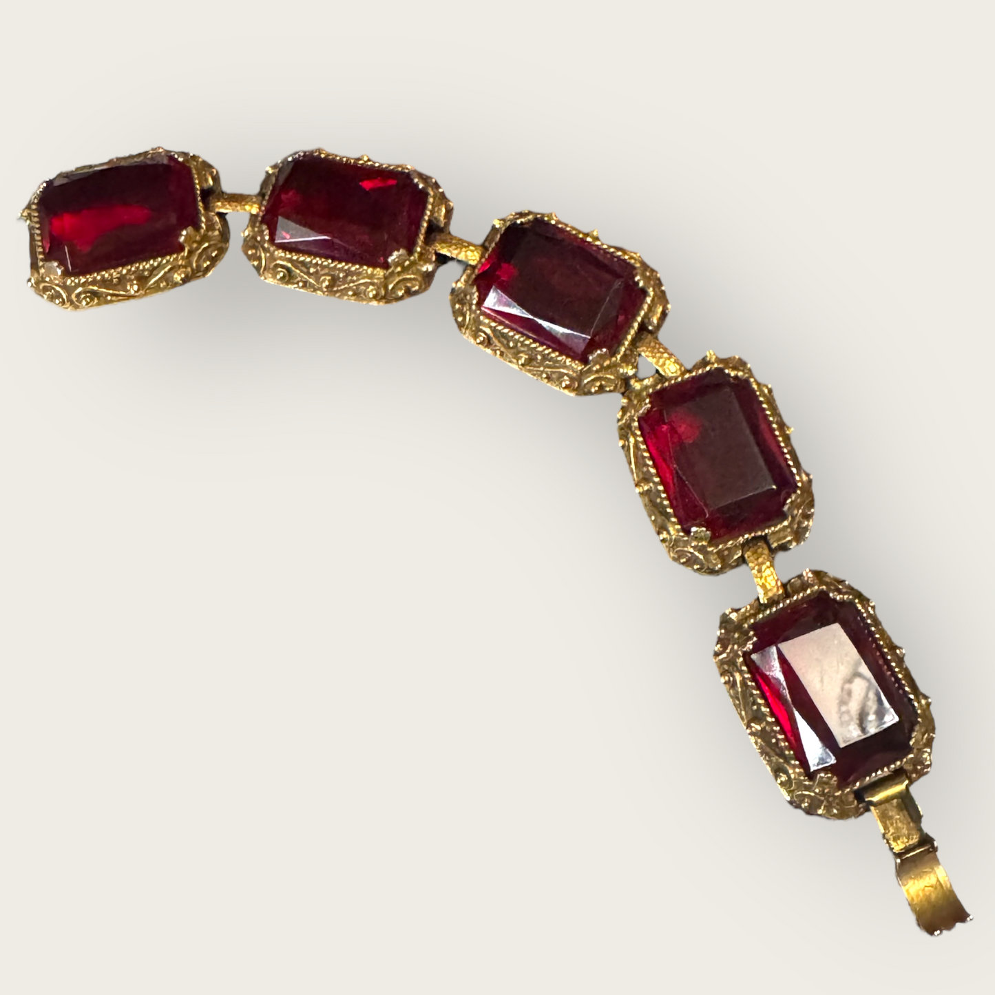 Vintage Judy Lee Ruby Red Glass Panel Bracelet – Signed, Ornate Gold-Tone Setting