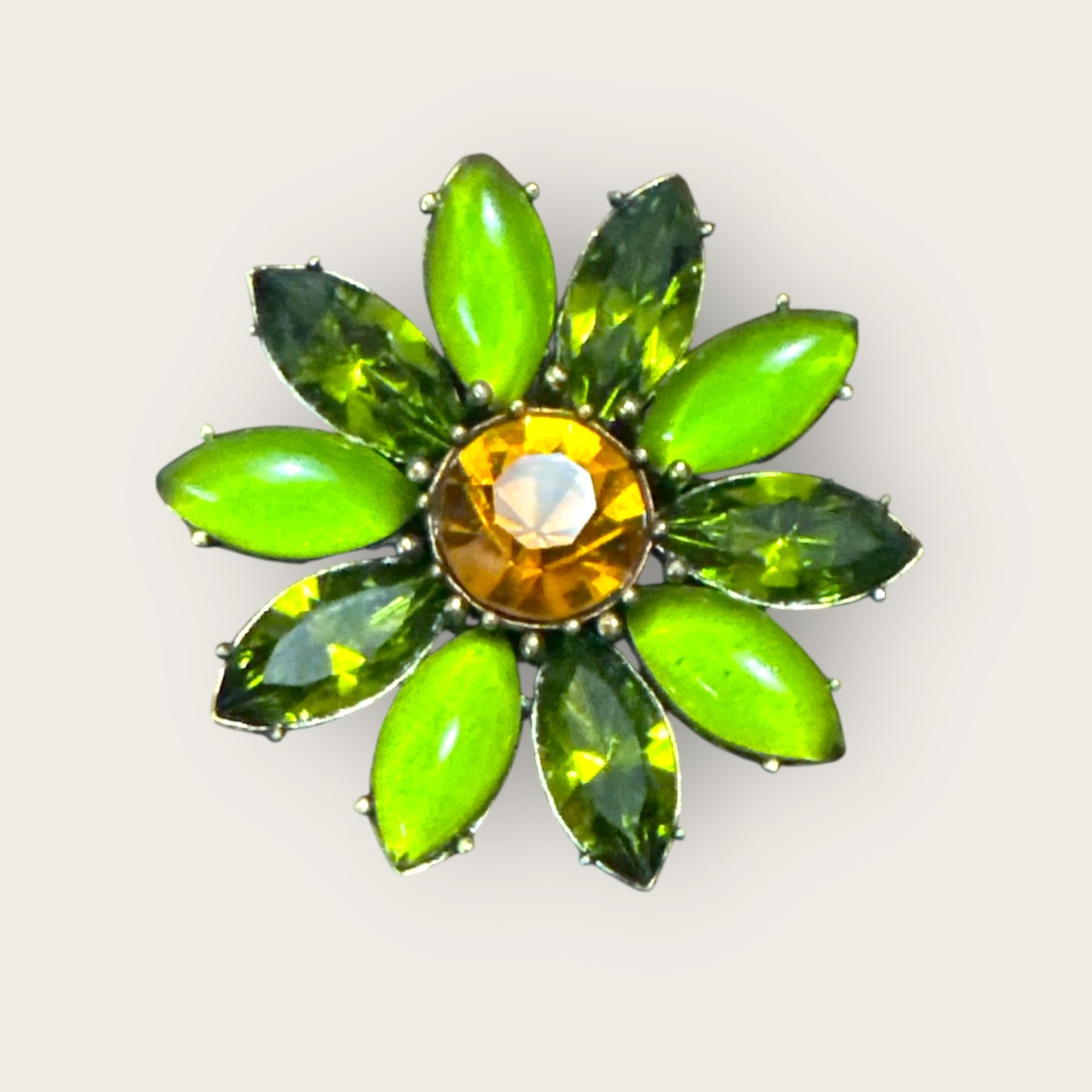 Vintage Green & Topaz Flower Brooch – Mixed Glass & Lucite Stones, Gold-Tone Setting