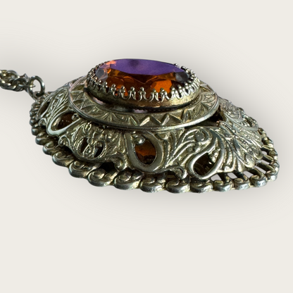 Vintage 1970s Gold-Tone Statement Pendant Necklace – Ornate Embossed Setting with Amber Glass Stone
