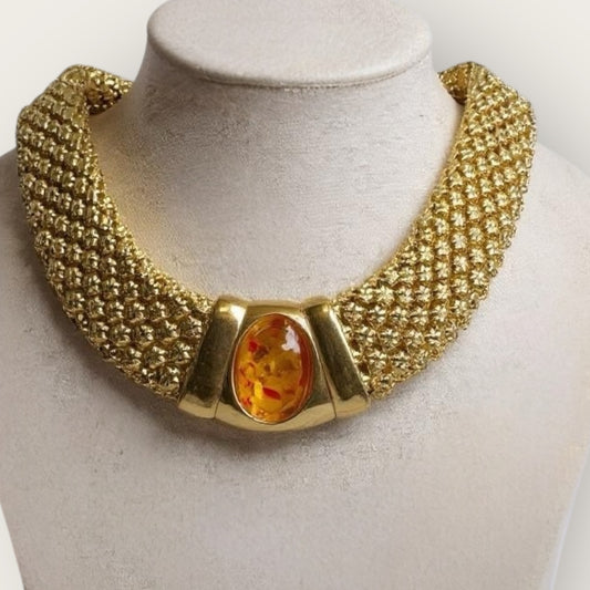 Gold-Tone Mesh Floral Choker Necklace with Amber-Look Cabochon – Magnetic Closure