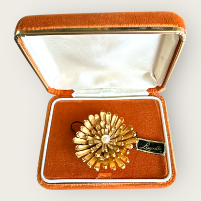 Vintage Rapallo Gold-Tone Flower Brooch with Cultured Pearl │ Original Velvet Box (1960s–1970s)