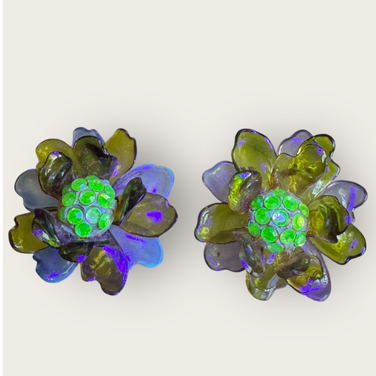Vintage Lucite Flower Clip-On Earrings with Uranium Glass Rhinestones – Multicolor Petals – Unsigned Designer Quality – 1940s–50s
