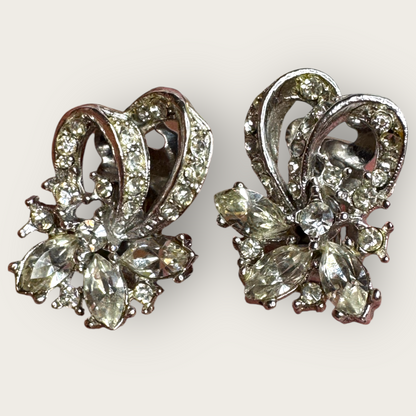 Vintage ART Rhinestone Ribbon Clip-On Earrings – Arthur Pepper Signed, 1950s–1960s