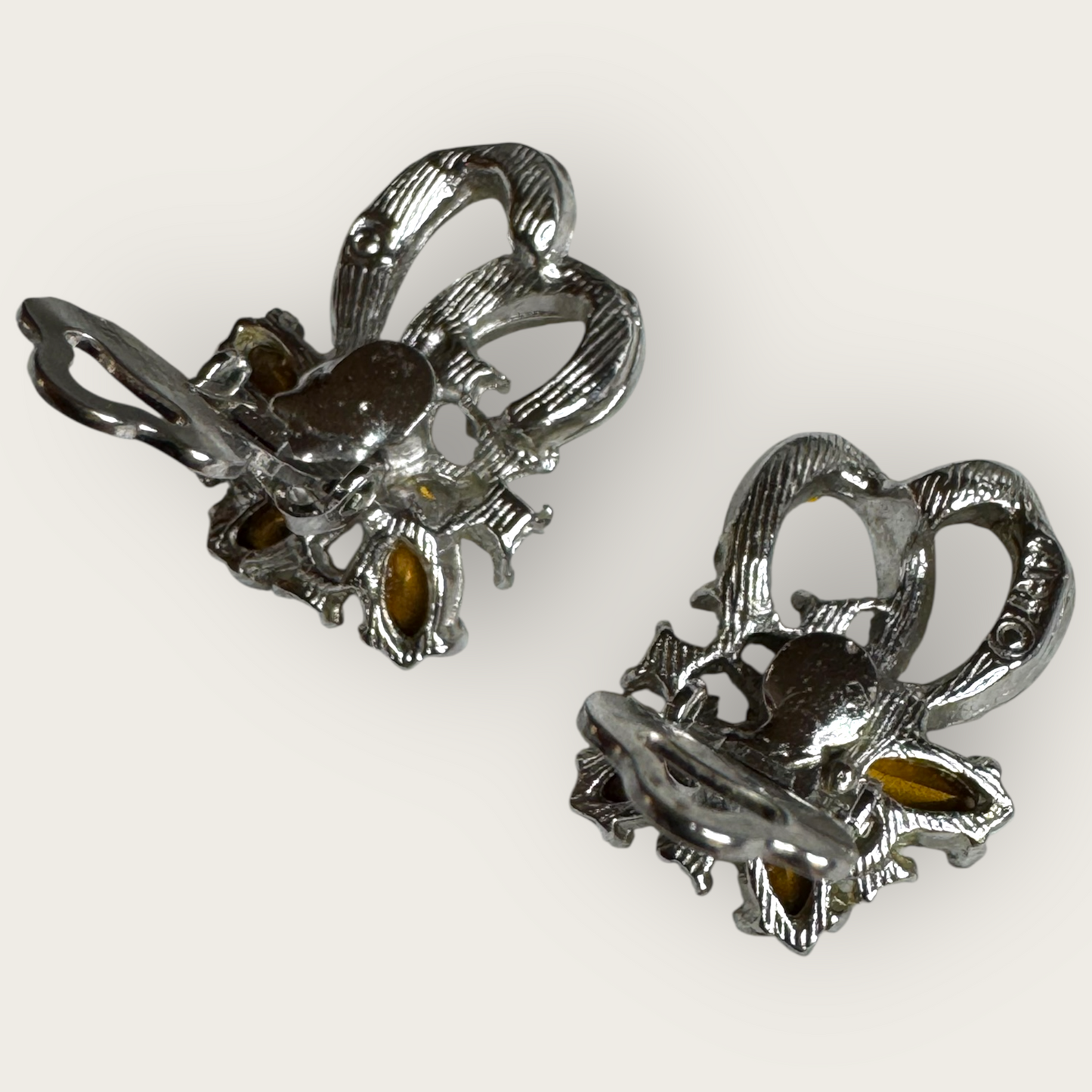 Vintage ART Rhinestone Ribbon Clip-On Earrings – Arthur Pepper Signed, 1950s–1960s