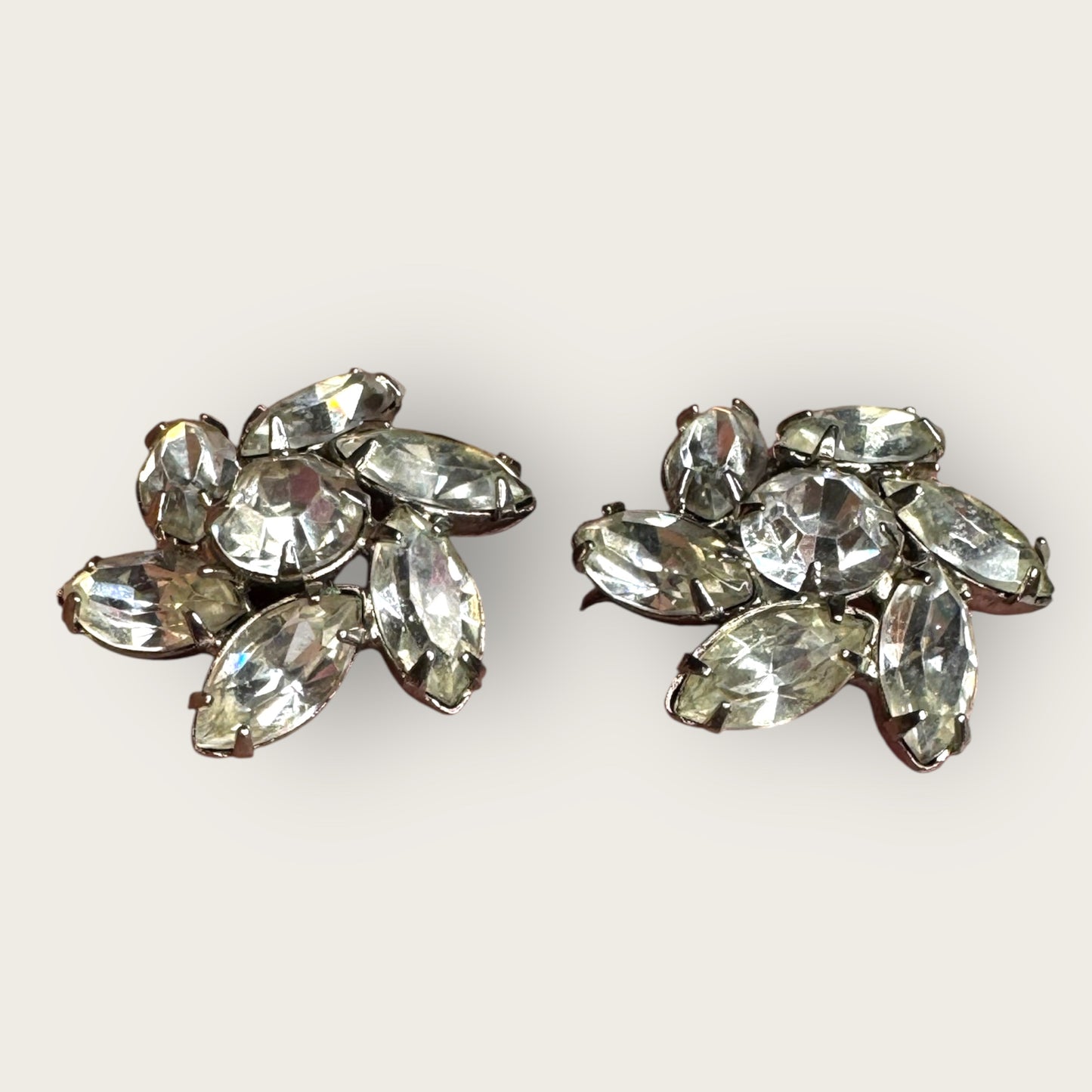 Vintage Clear Rhinestone Pinwheel Screwback Earrings – Mid-Century Silver-Tone
