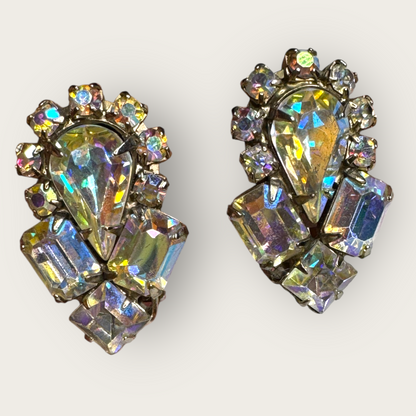 Vintage Aurora Borealis Rhinestone Cluster Earrings – 1950s Clip-On Statement Jewelry