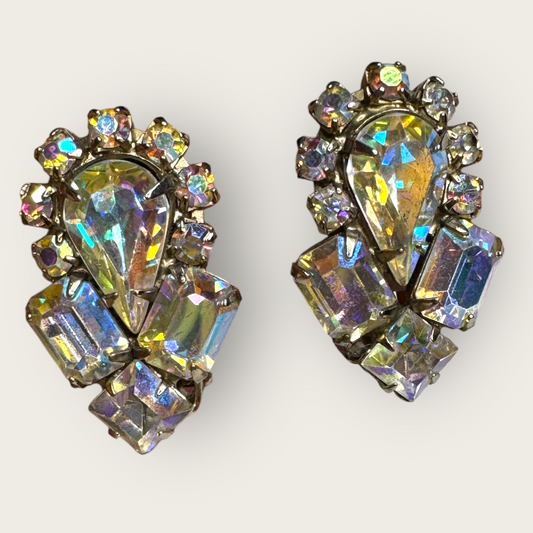 Vintage Aurora Borealis Rhinestone Cluster Earrings – 1950s Clip-On Statement Jewelry