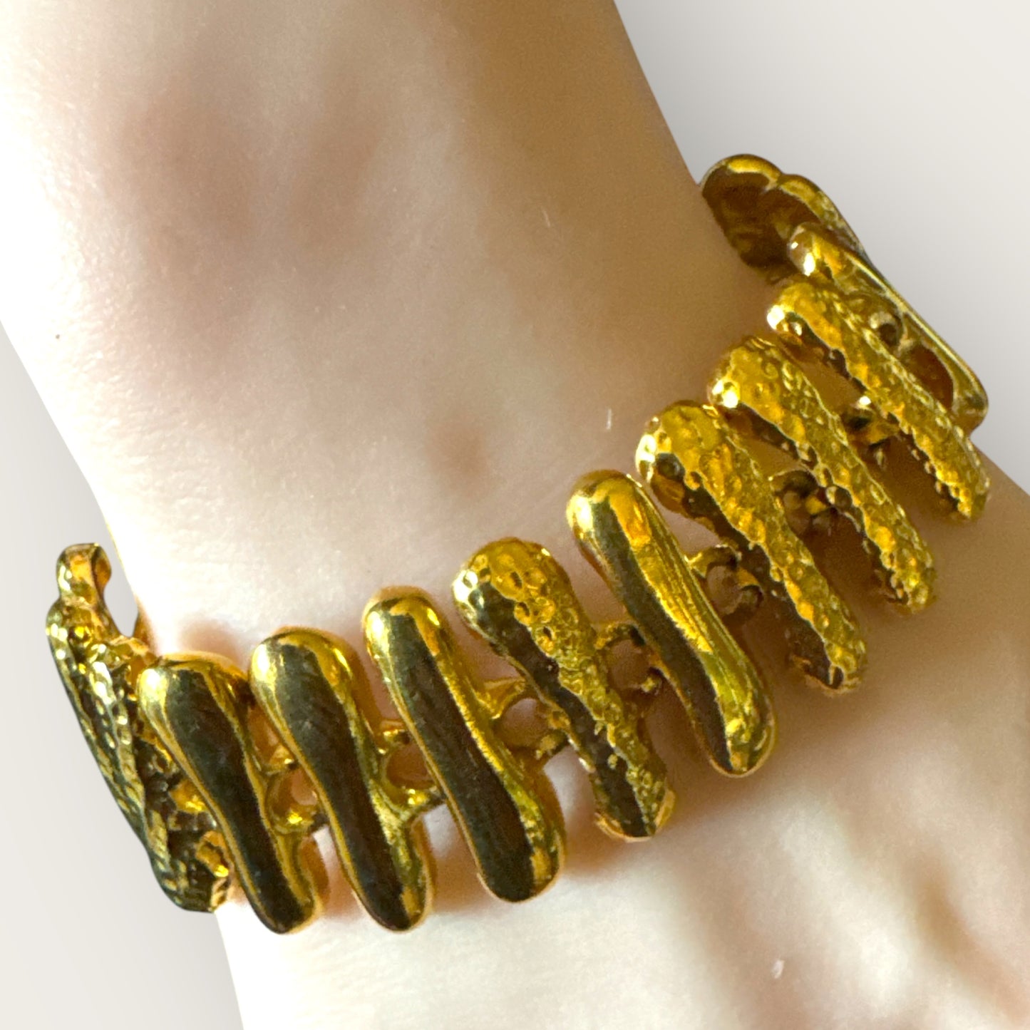 Vintage Anne Klein II Gold-Tone Sculptural Link Bracelet – Signed AKII, Chunky Toggle Closure, 6 ½ Inch