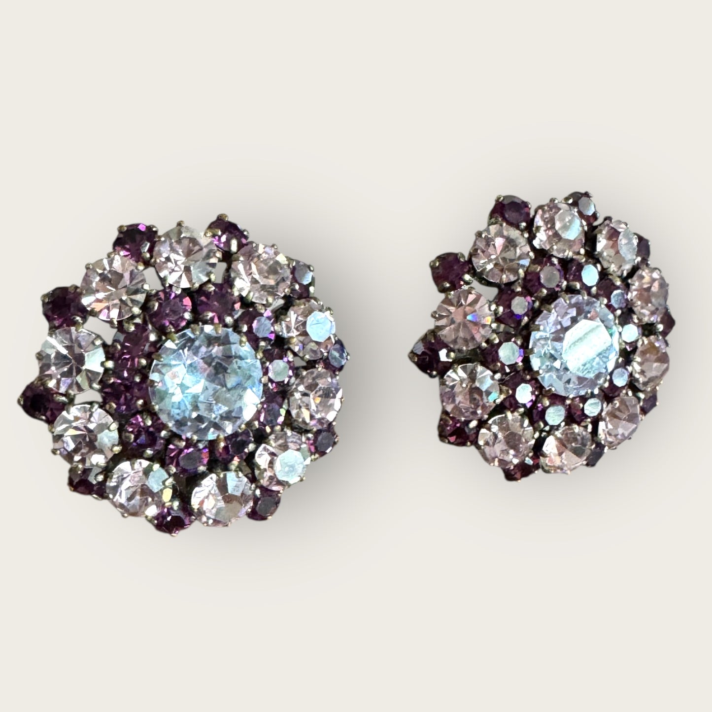 Signed Austria Lavender & Amethyst Dome Rhinestone Clip-On Earrings – 1950s Mid-Century Cocktail Jewelry