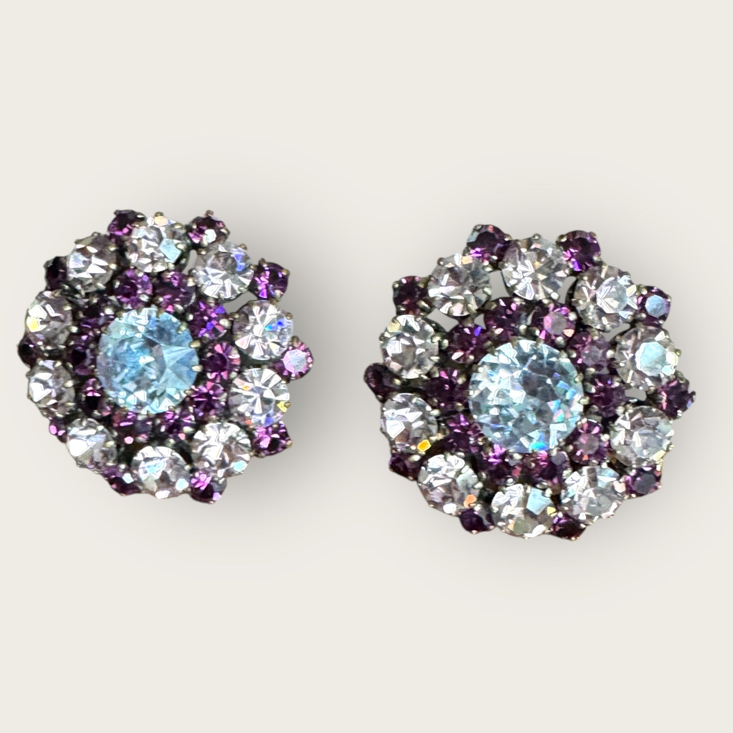 Signed Austria Lavender & Amethyst Dome Rhinestone Clip-On Earrings – 1950s Mid-Century Cocktail Jewelry