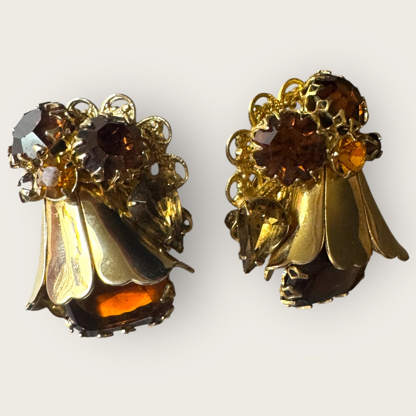 Vintage 1950s Austrian Filigree Clip-On Earrings – Root Beer & Amber Rhinestones – Statement Mid-Century Jewelry