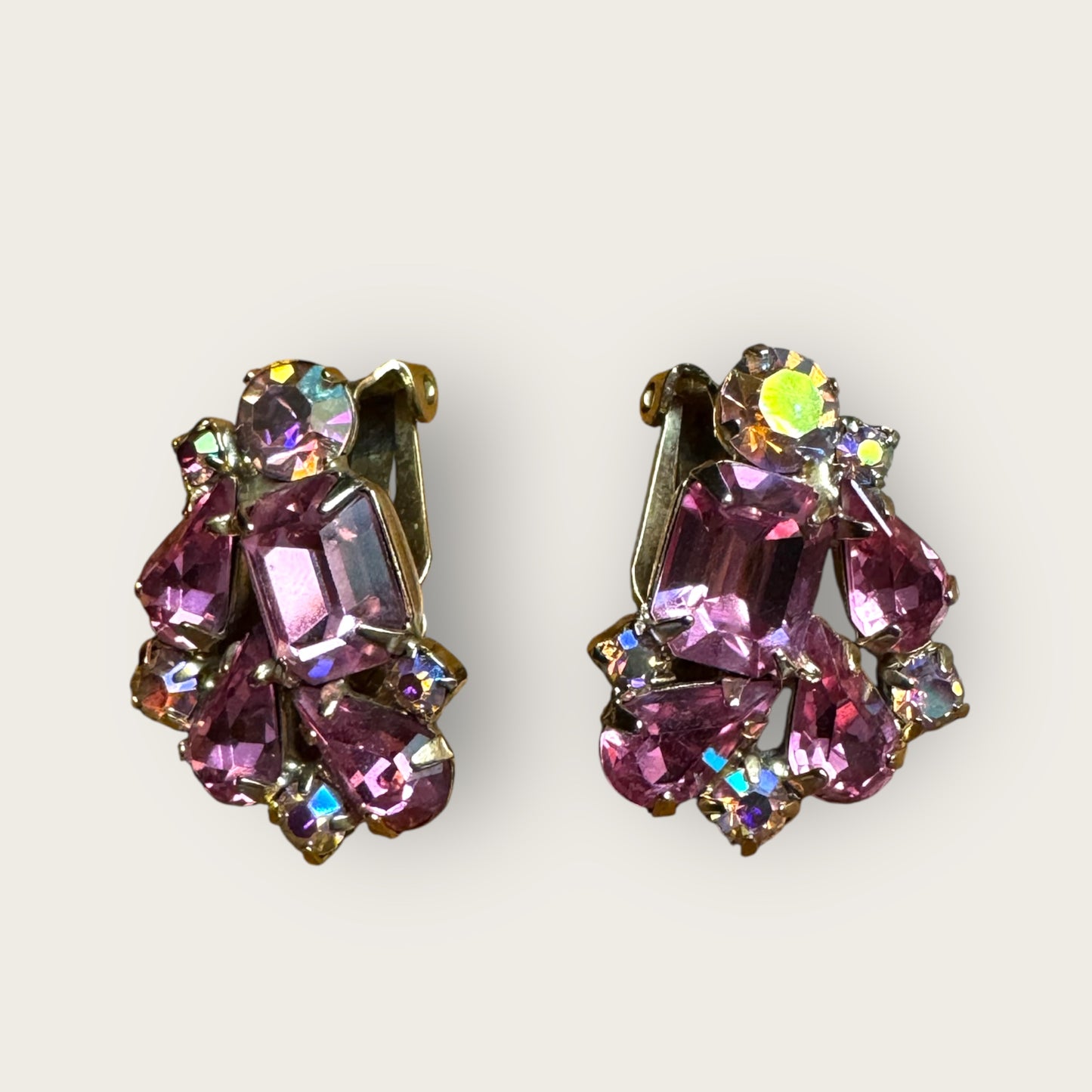 Vintage 1980s Weiss Pink Rhinestone Cluster Earrings – Signed Clip-On Statement Jewelry