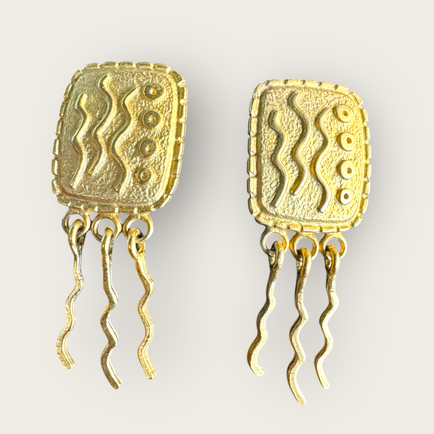 Vintage Modernist Matte Gold Abstract Dangle Earrings – Unsigned