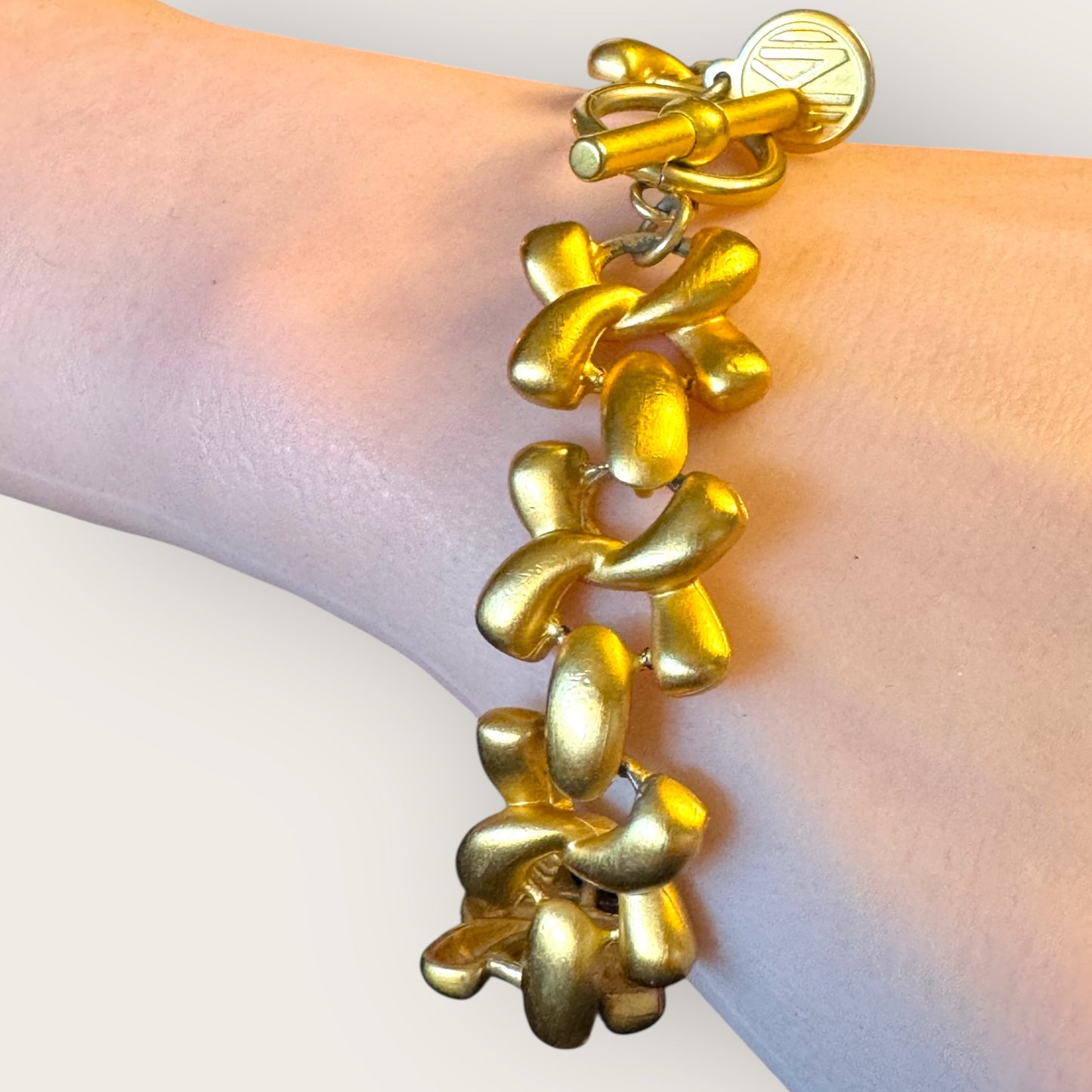 Vintage Anne Klein II Matte Gold Toggle Bracelet, XO Link Design, 7 Inch