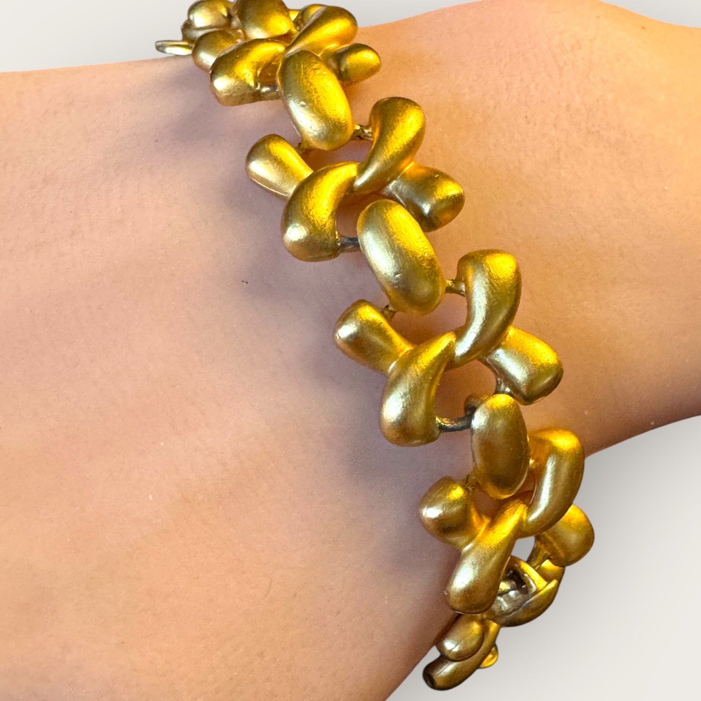 Vintage Anne Klein II Matte Gold Toggle Bracelet, XO Link Design, 7 Inch