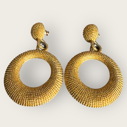 Vintage gold-tone textured hoop earrings – bold statement dangles