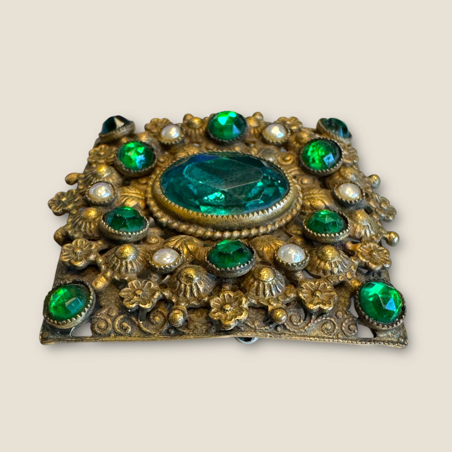 Vintage Czech Emerald Green Glass & Pearl Square Brooch – Ornate Brass Filigree, 1920s–1930s Bohemian Jewelry