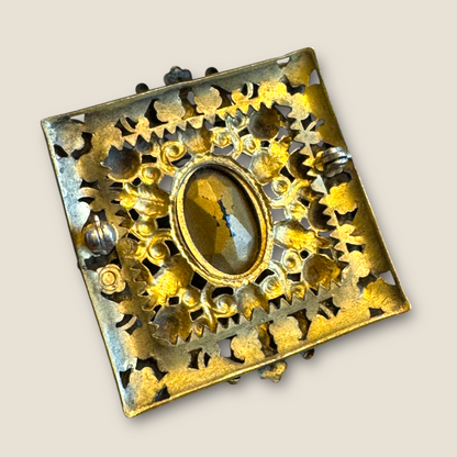 Vintage Czech Emerald Green Glass & Pearl Square Brooch – Ornate Brass Filigree, 1920s–1930s Bohemian Jewelry