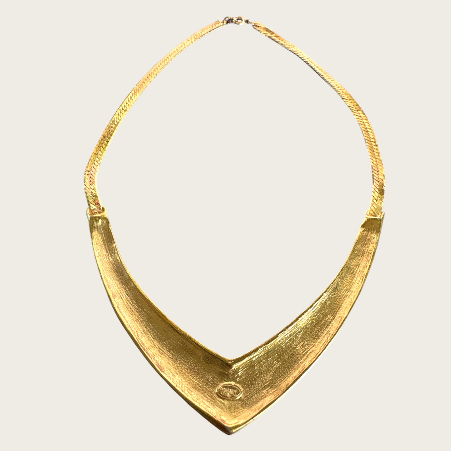 Vintage Trifari Fuchsia Pink Enamel and Gold-Tone Chevron Choker Necklace – Signed 1980s Safari Statement Jewelry