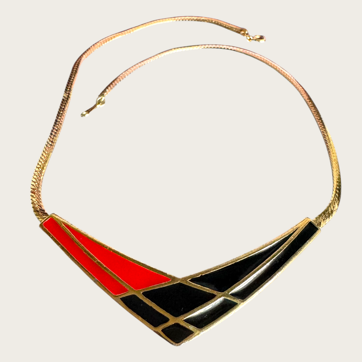 Vintage Avon Red and Black Enamel Chevron Necklace – Signed 1980s Gold-Tone Statement Jewelry