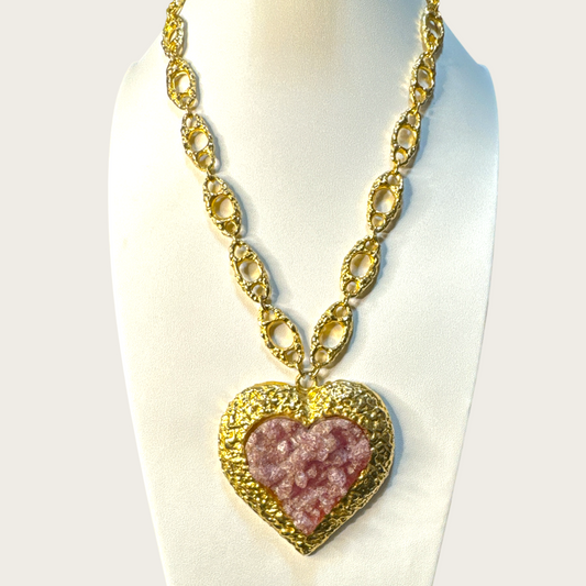 Rare Vintage Kenneth Jay Lane Couture Necklace – Sculptural Heart with Purple Druzy, Gold-Tone Open Link Chain (c. late 1970s–1980s)