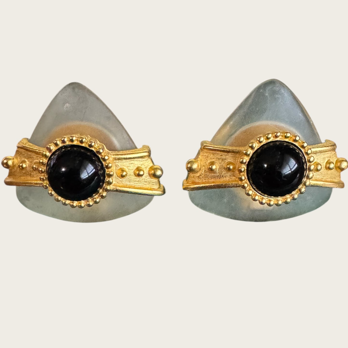 Vintage 1980s Lucite & Gold-Tone Statement Clip-On Earrings – Black Cabochon, Frosted Triangular Design