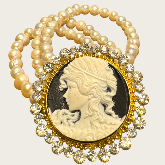 Vintage Pearl & Cameo Stretch Bracelet – Genuine 6.9 mm Pearls, Crystal Halo, 1980s Revival